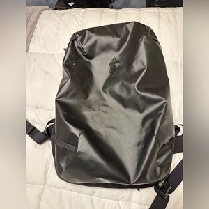 Cotopaxi 42l all black - used for one week long trip